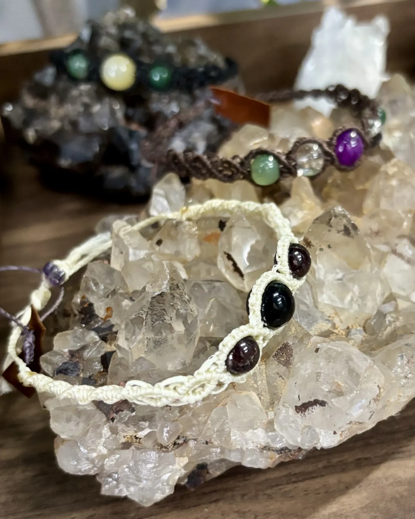 《マクラメ×天然石アクセサリー》の委託販売がスタートしました...