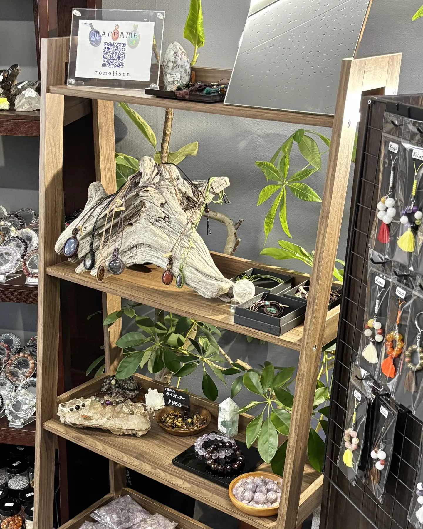 《マクラメ×天然石アクセサリー》の委託販売がスタートしました...