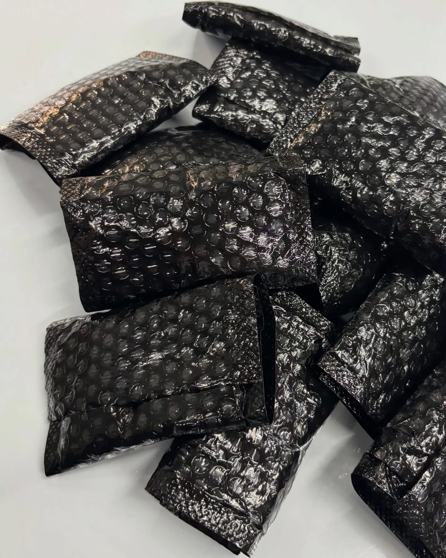 《100円でワクワク🔍✨鉱物ミステリーパック販売中》